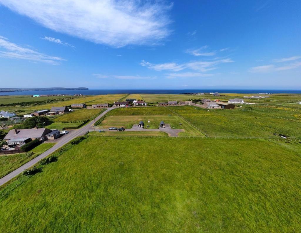 North Point Pods Hotel Thurso Exterior photo